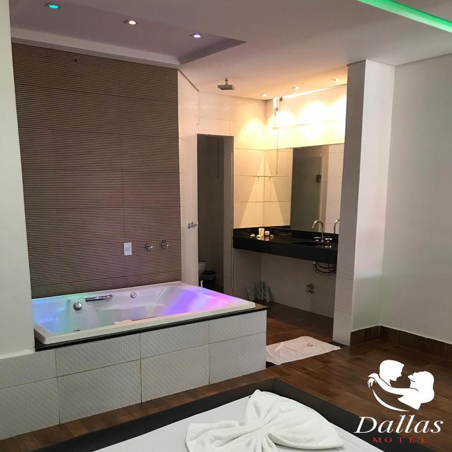 Dallas Motel Valparaiso de Goias Екстер'єр фото