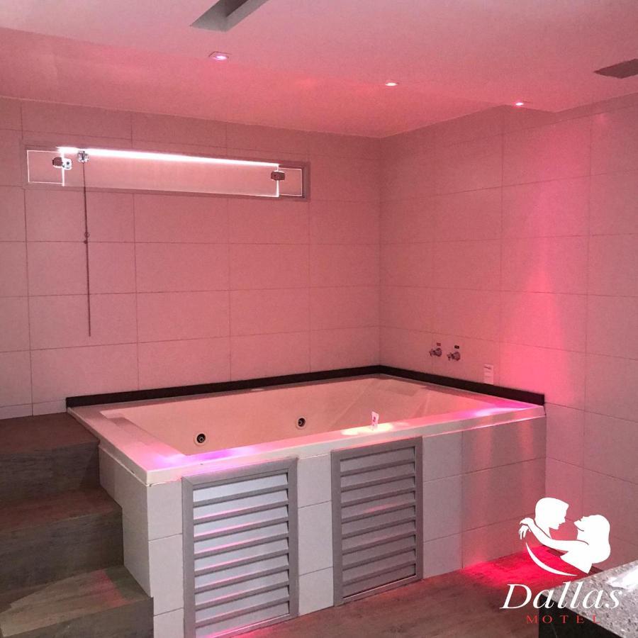 Dallas Motel Valparaiso de Goias Екстер'єр фото