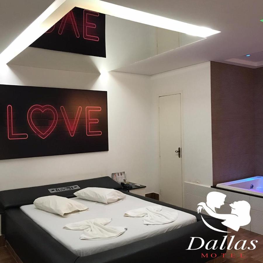 Dallas Motel Valparaiso de Goias Екстер'єр фото