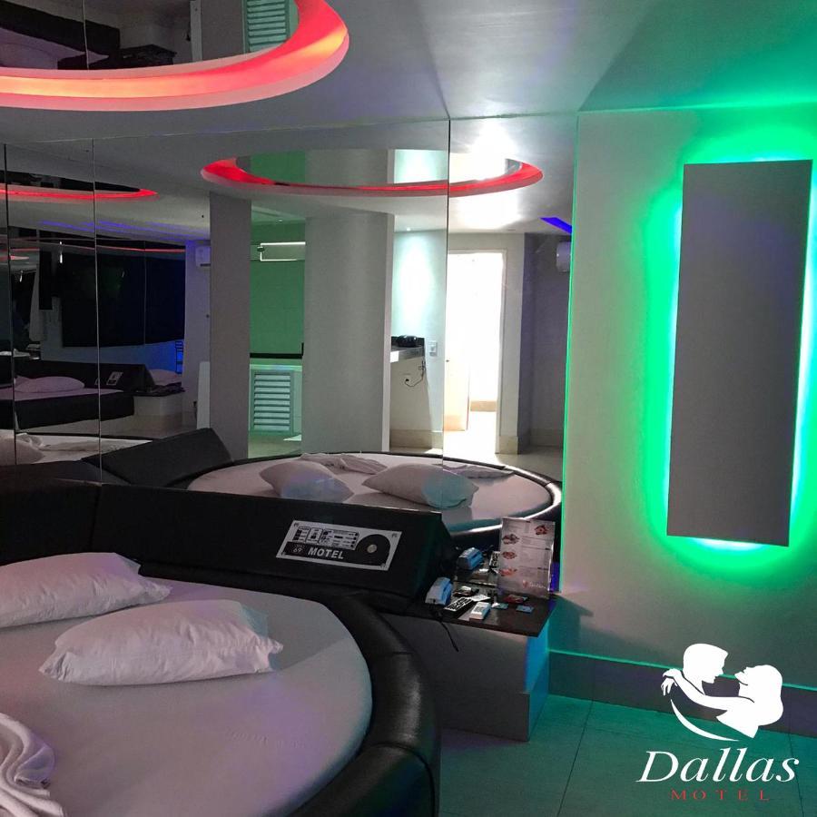 Dallas Motel Valparaiso de Goias Екстер'єр фото